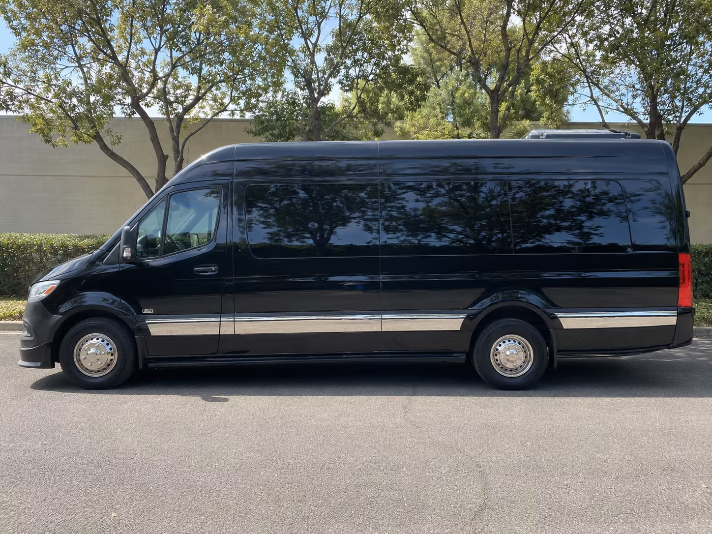 20 passenger sprinter van
