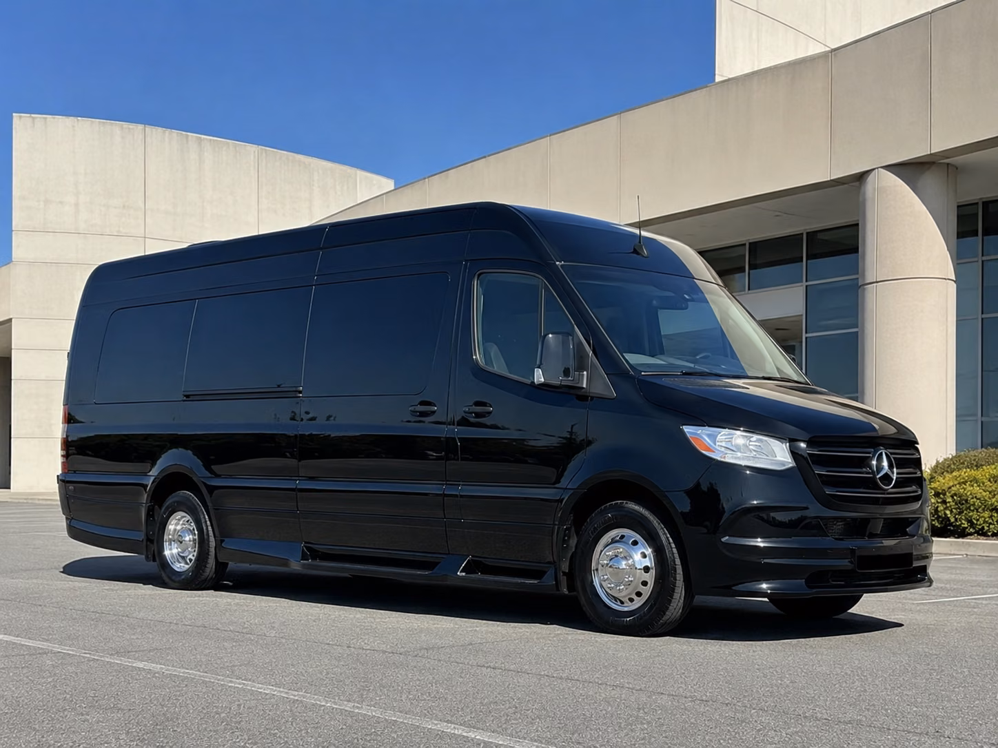 find the perfect transportation for your next airport transfer 3