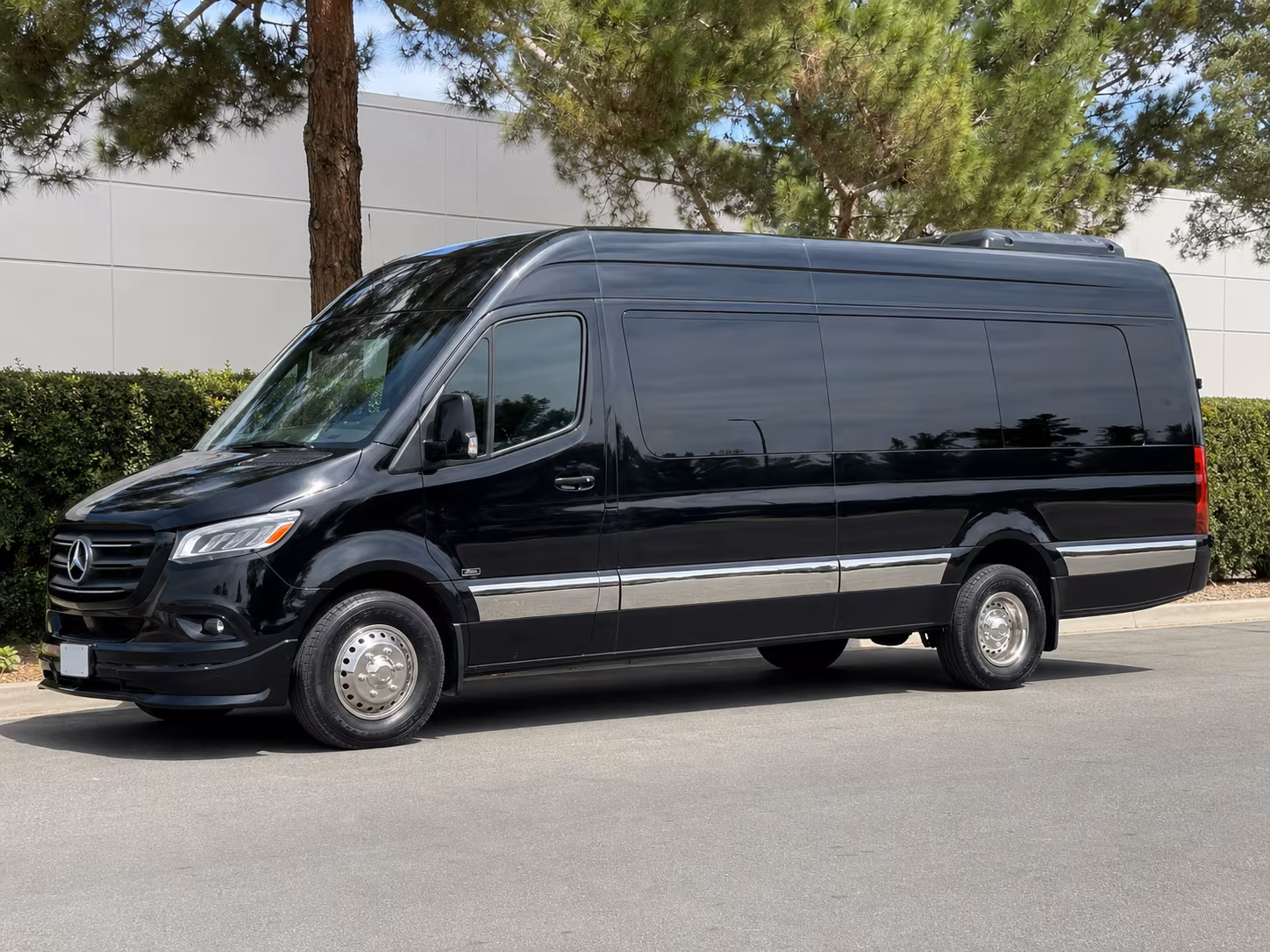 find the perfect transportation for your next airport transfer 5