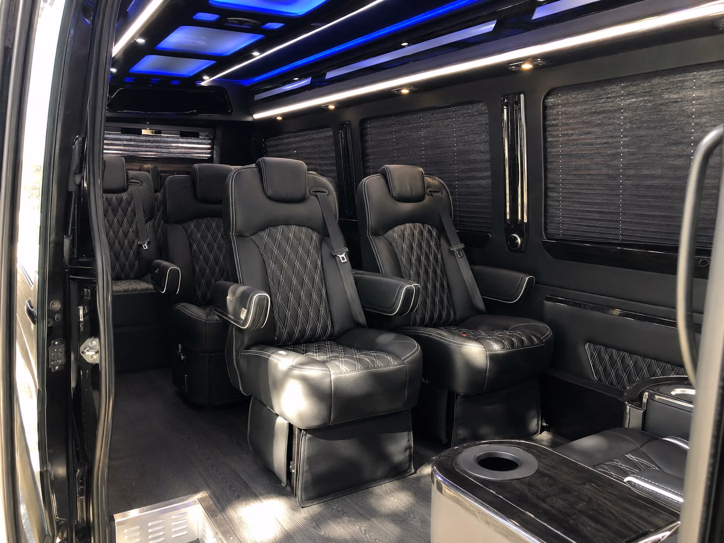 find the perfect transportation for your next corporate event 1
